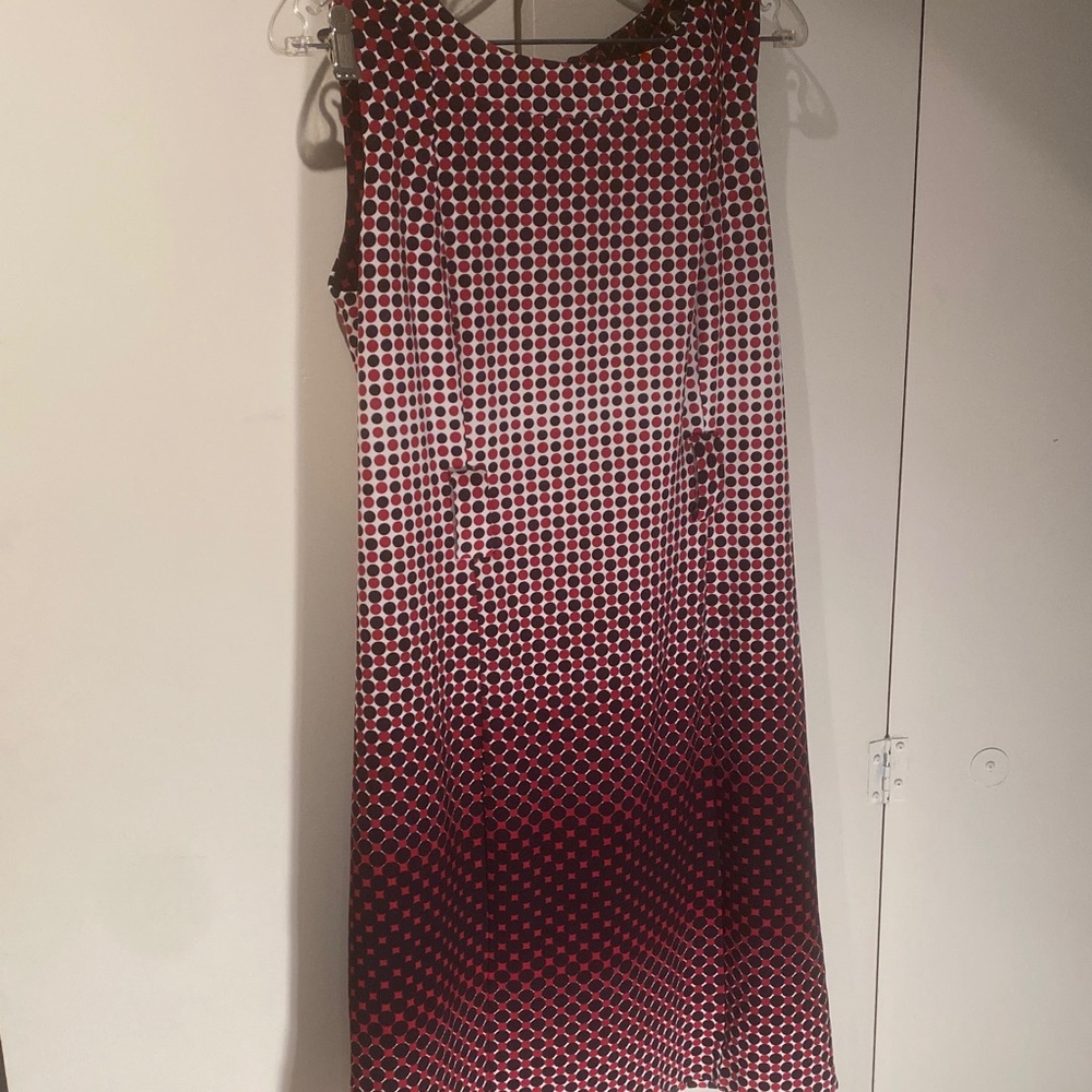 Elegant Red and Black Grometric Dot Dress